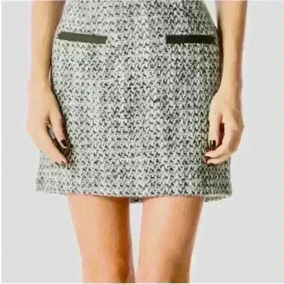 Rebecca Taylor Dresses & Skirts - Rebecca Taylor Black & Gray Tweed Zippered Skirt
Rebecca Taylor size 10 EUC!